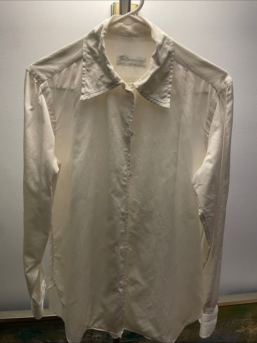 Gorgeous Burberry Men's Cream Long-Sleeve Button-Up Shirt Medium